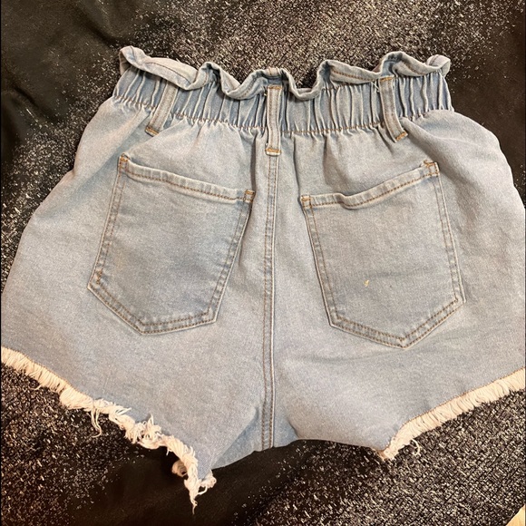 Cut off blue Jean shorts - Picture 4 of 4